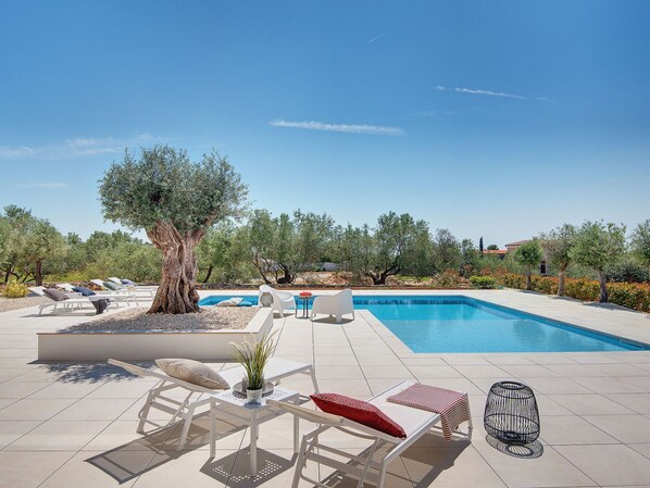 Villa | Pool | Innenpool, Außenpool