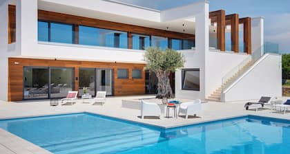 Villa in Vodnjan With Garden