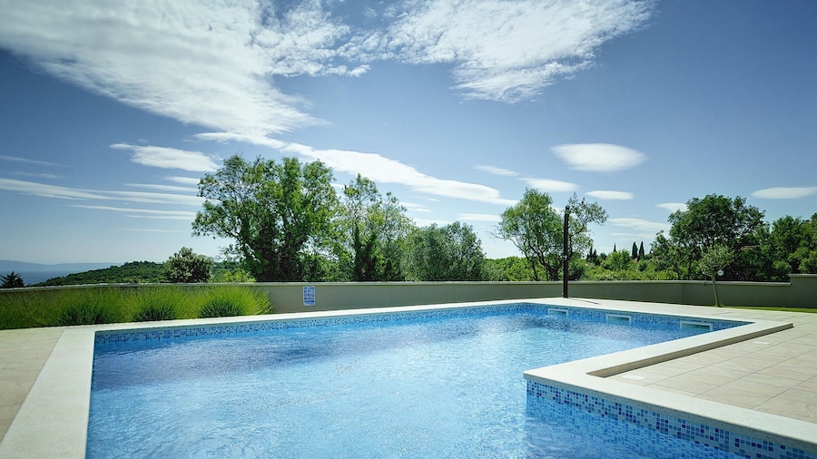 Modern Villa Histria With Pool and View
