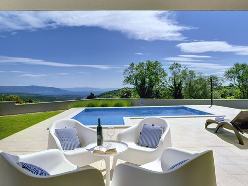 Modern Villa Histria With Pool and View