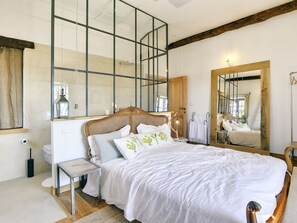 3 bedrooms, individually furnished, iron/ironing board - Magnificent Villa in Groznjan With High-end Kitchen & Pool (Groznjan)