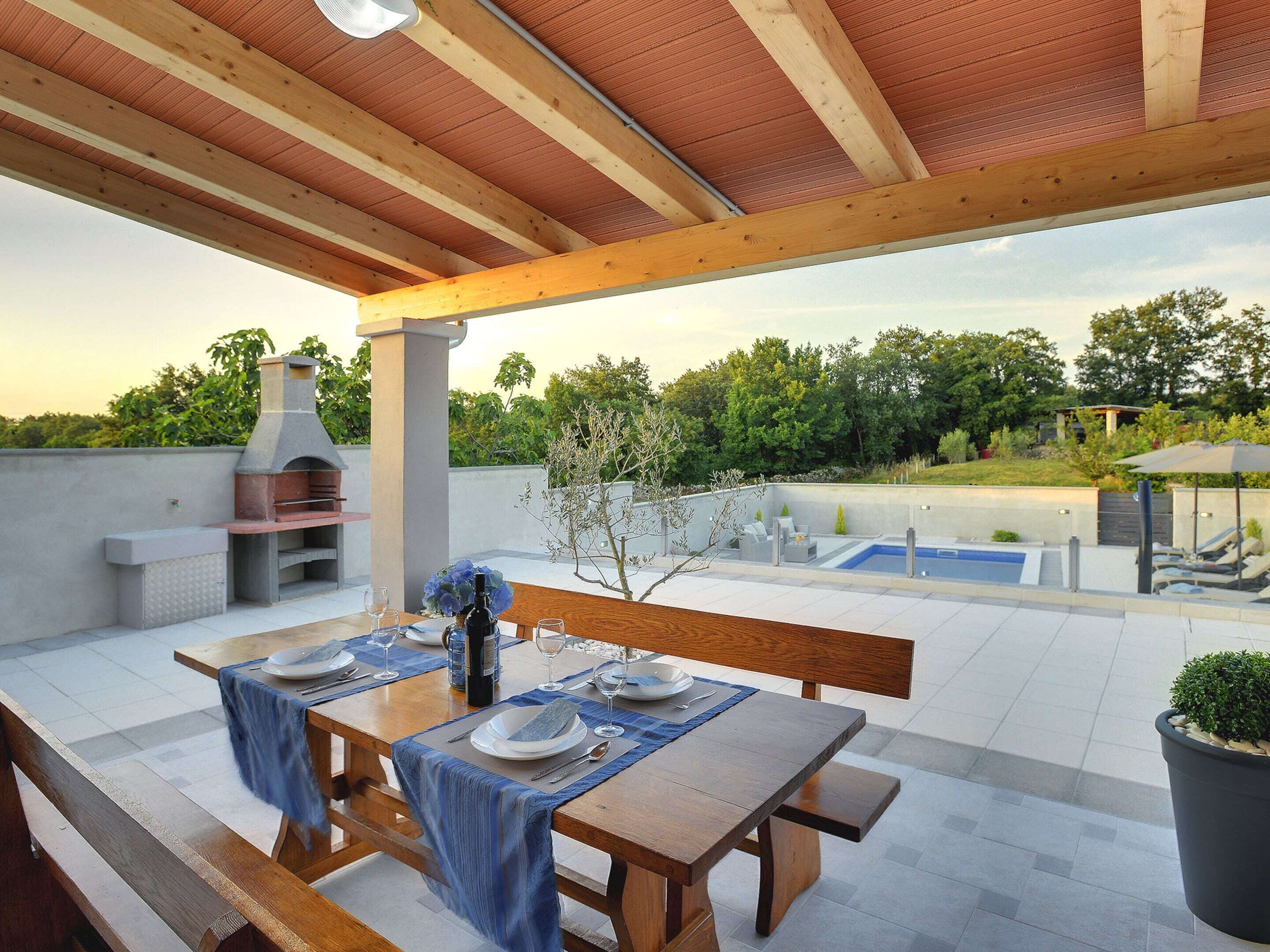 House | Pool