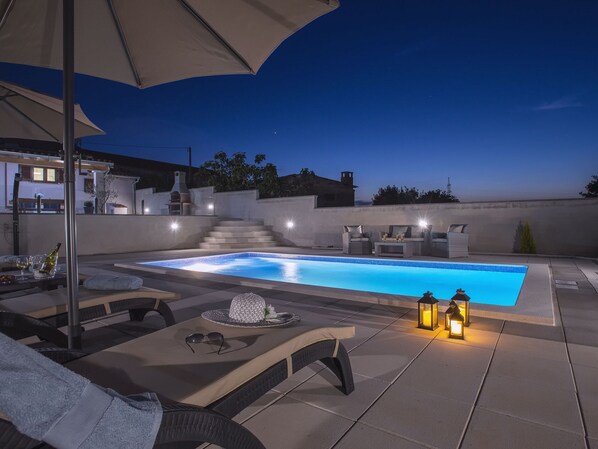 House | Pool | Indoor pool, outdoor pool - Detached House With Private Pool Near the Coast (Marcana)