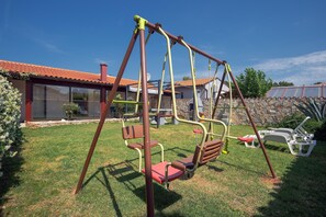 Children’s area - Holiday Home in Medulin Near Beach (Medulin)