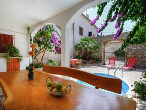 Apartment | Dining - Fascinating Apartment in Medulin near Beach (Medulin)