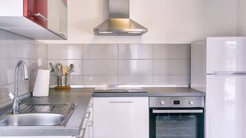 Villa | Private kitchen | Cookware/dishes/utensils