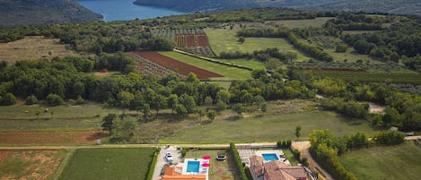 Villa | Pool | Inomhuspool och utomhuspool