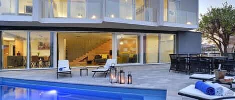 Villa | Piscina | Piscina coperta, piscina all'aperto