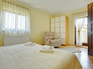 Hus | 3 sovrum, unika möbler och sängkläder