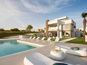Villa | Exterior - Villa in Pula With Pool Near Roman Ruins (Medulin)