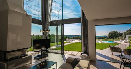 Villa in Pula With Pool Near Roman Ruins