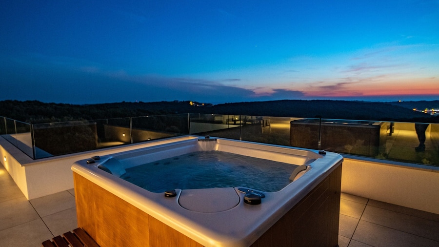 Villa in Pula With Pool and Sauna