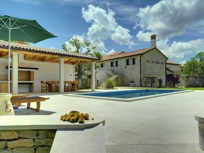 House | Exterior - Holiday Home in Rojnici With Private Pool (Barban)