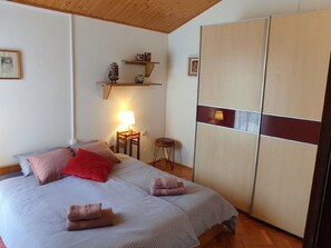 Casa | 2 camere, con arredamento individuale, Wi-Fi, lenzuola