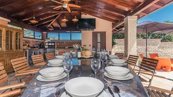 Villa | Dining