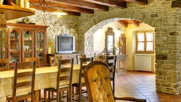 House | Dining