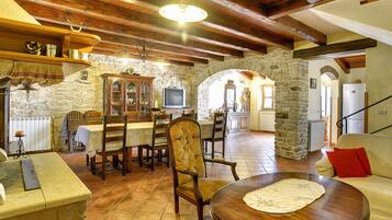 House | Dining