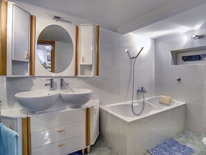 House | Bathroom | Shower
