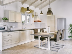 Private kitchen - Modern Villa in Pula With Garden (Pula)