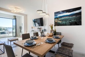 Villa | Dining - Villa in Pula With Private Swimming Pool (Medulin)