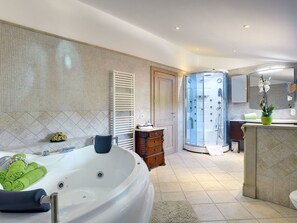 Villa | Badezimmer