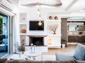 Fireplace, DVD player