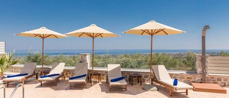 Villa | Pool | Indoor pool, outdoor pool