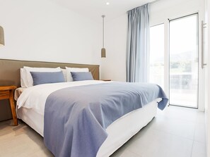 Huvila | 6 makuuhuonetta, yksilöllisesti kalustettu, silitysrauta/-lauta