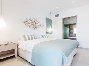 Villa | 6 soverom, individuelt innredet, strykejern/-brett og reiseseng for barn