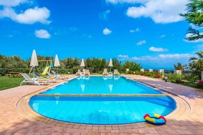 Pool - Family Friendly Villa Private Pool, Children's Play Area, Bbq, Spacious Garden, Near Beach (Rethymno)