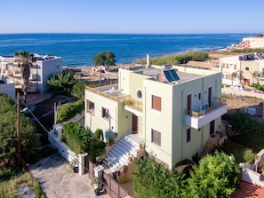 Exterior - Majestic Villa in Sfakaki With Private Garden (Rethymno)