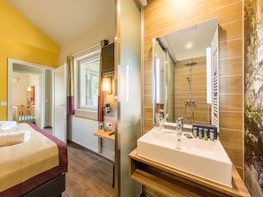 Shower, towels - Cottage de Luxe With Whirlpool & Sauna, in Allgäu (Leutkirch im Allgau)