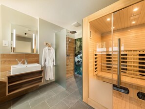 Shower, towels - Luxurious Cottage With Sauna & Whirlpool in Allgäu (Leutkirch im Allgau)