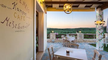 Villa | Speisen im Freien