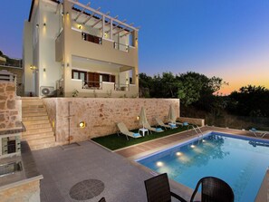 Villa | Exterior