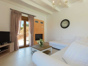 Villa | Living area | Table tennis