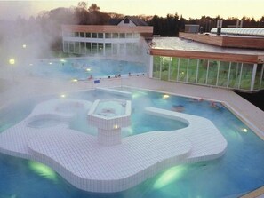 Apartment | Pool - Hotel Room (Arcen)