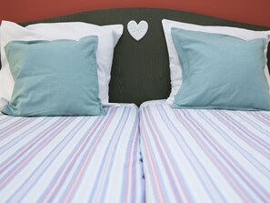 Room - Comfortable Hotel Room, Near the Center of Volendam (Volendam)
