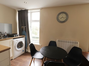 Dining - Stellar Apartment in Doncaster near Sandall Park (Doncaster)