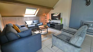 Apartment | Living area | TV