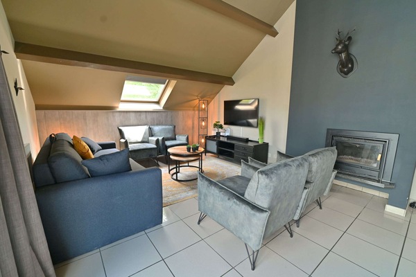 Apartment | Living area | TV