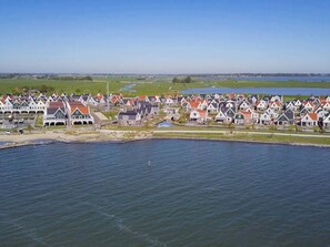 Exterior - Detached Holiday Home on Markermeer near Amsterdam (Uitdam)