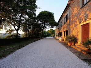 Villa | Exterior - Villa in Montemaggiore With Private Pool (Colli al Metauro)