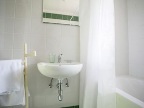 Hair dryer, towels - Beautiful Holiday Apartment Surrounded With a Stone Wall With Pool and Garden (Sveti Lovrec)