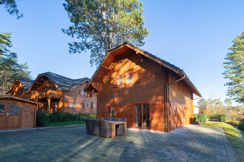 Wooden Holiday Home with Microwave near Brunssummerheide