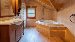 Bathroom - Wooden Holiday Home with Microwave near Brunssummerheide (Brunssum)