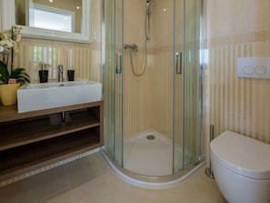 Villa | Bathroom | Shower