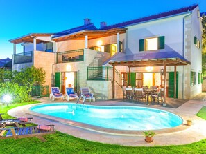 Villa | Pool