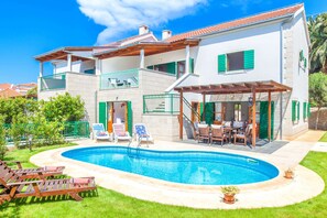 Villa | Exterior