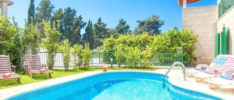 Villa | Pool | Indoor pool, outdoor pool